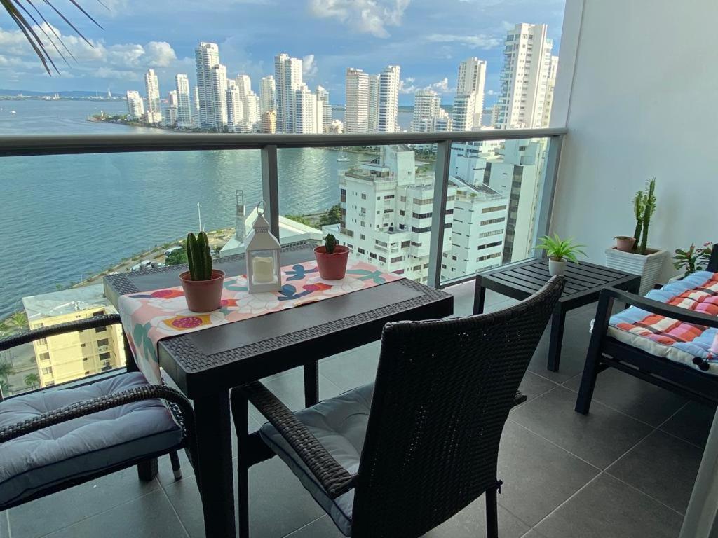 Lujoso Apartamento En Bocagrande Cartagena Luaran gambar